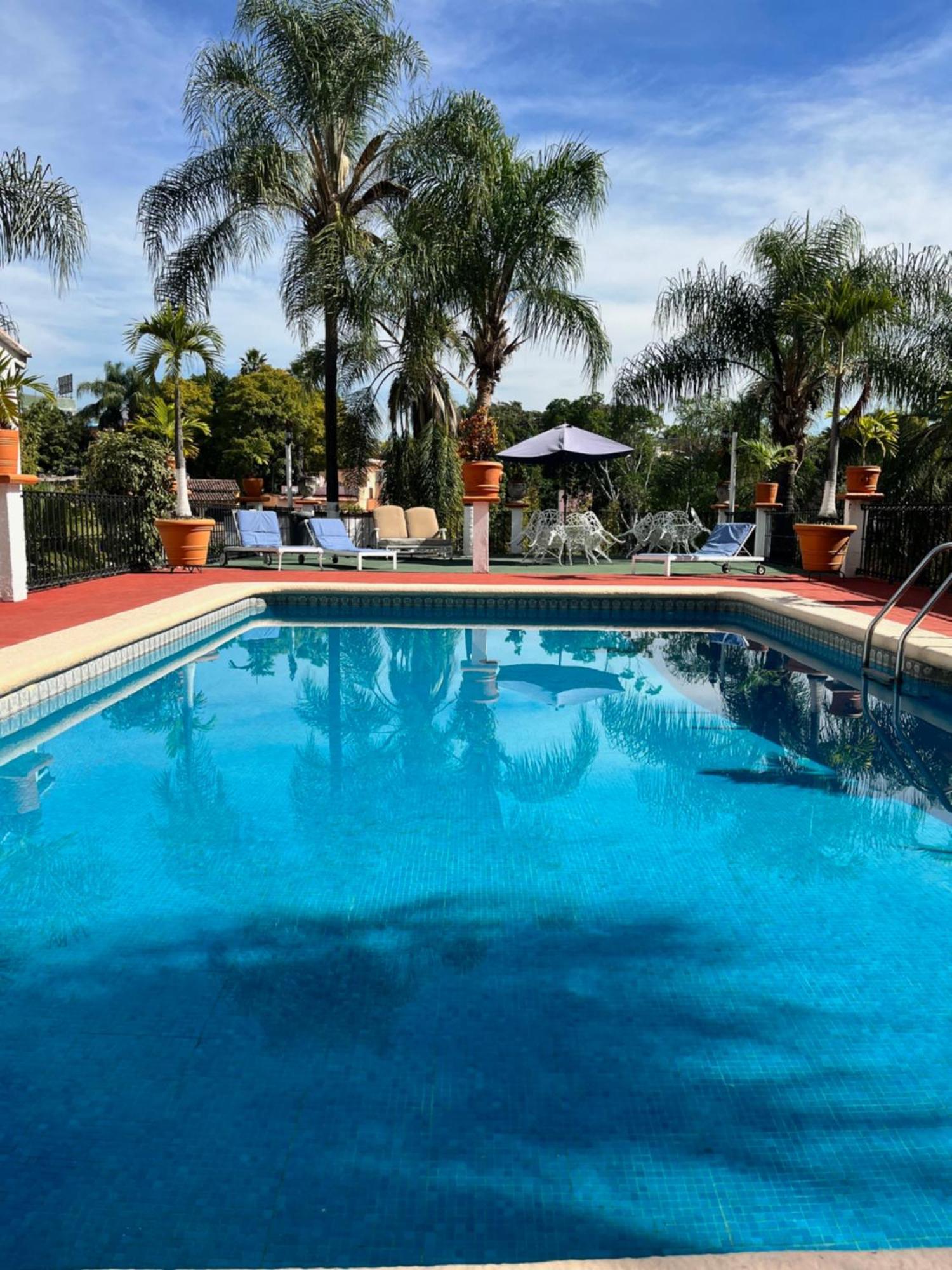 Hotel Bajo El Volcan Cuernavaca Exterior foto